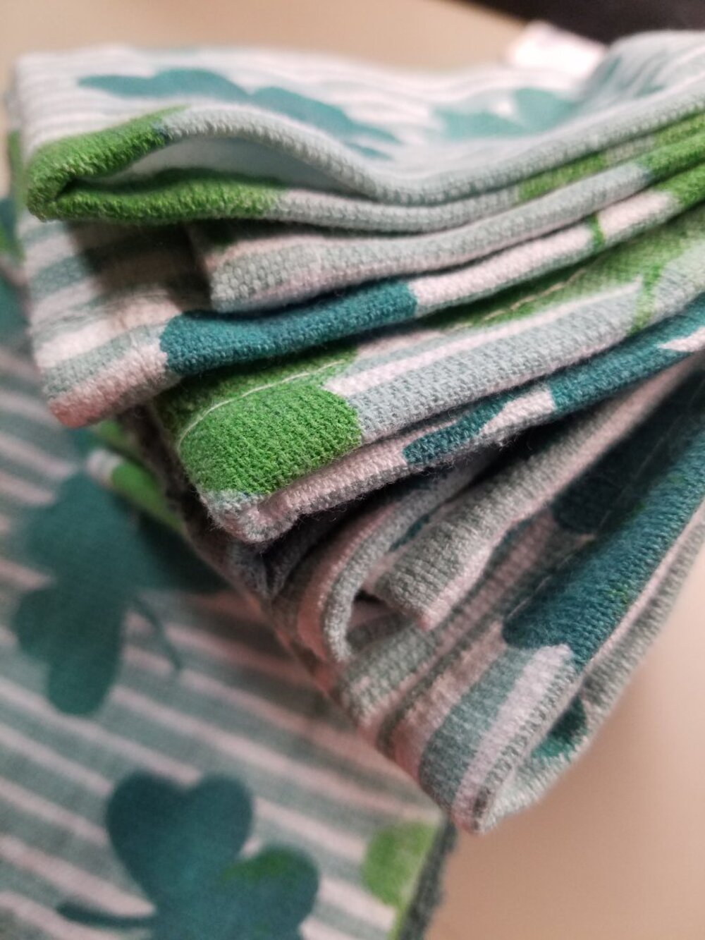 NWT St. Patrick's Day motif Kitchen Towel Set of 3. Shamrocks. - Picture 10 of 13